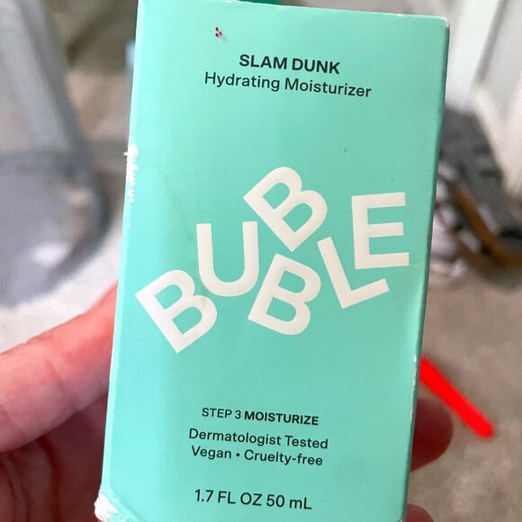 Bubble Slam Dunk Hydrating Moisturizer - Picture 1 of 2